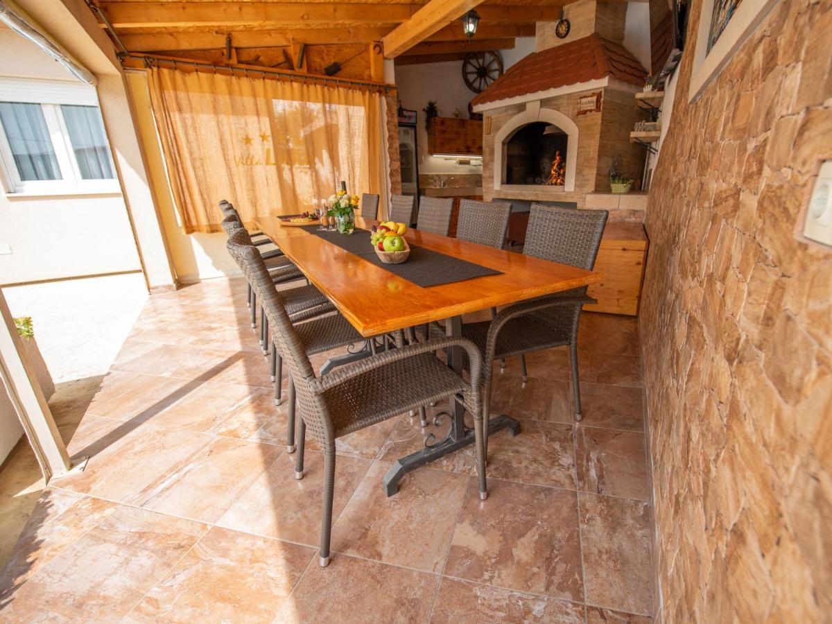 Kaštel Štafilić Beautiful Holiday Home "Villa Luka" מראה חיצוני תמונה