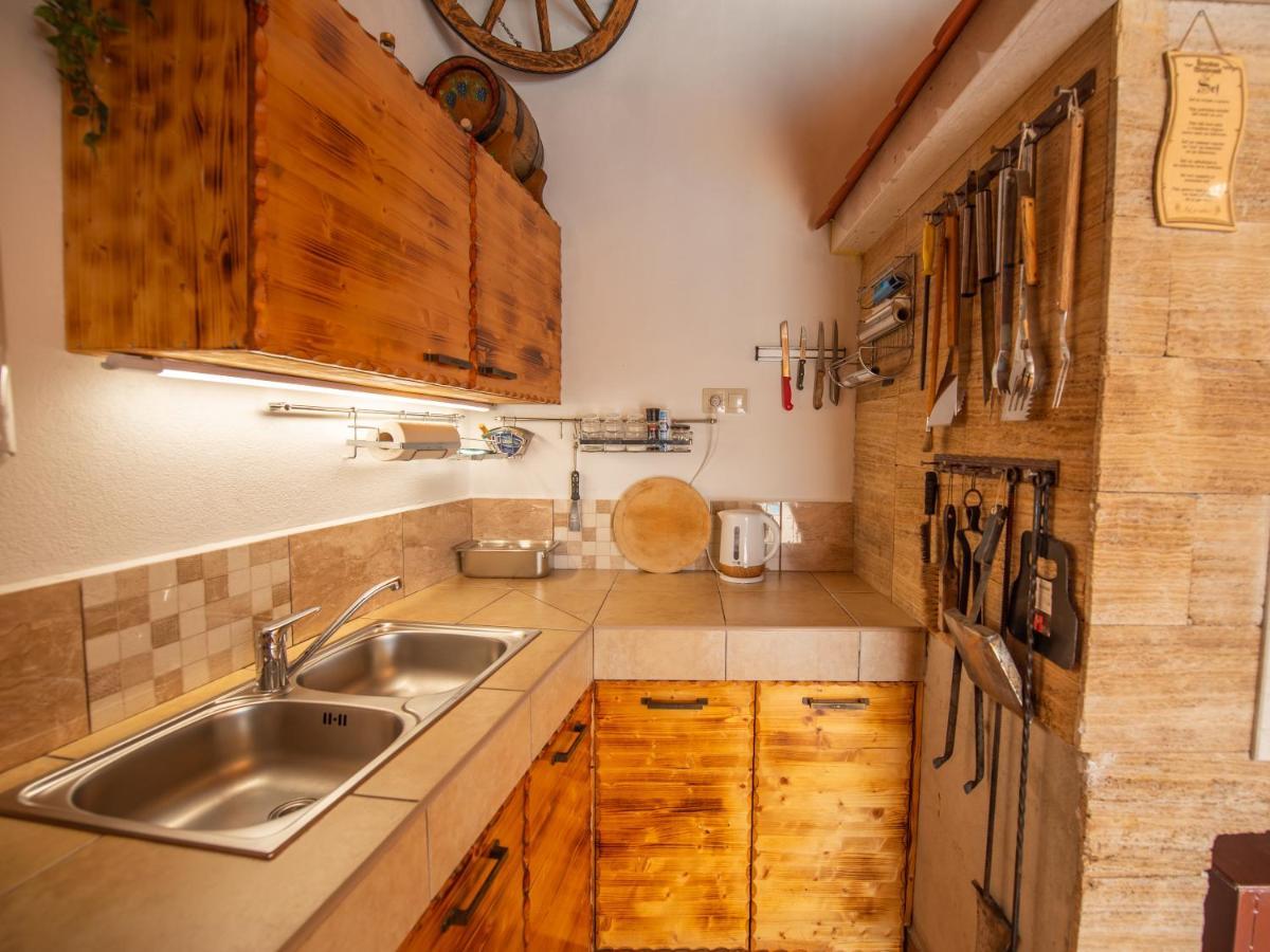 Kaštel Štafilić Beautiful Holiday Home "Villa Luka" מראה חיצוני תמונה