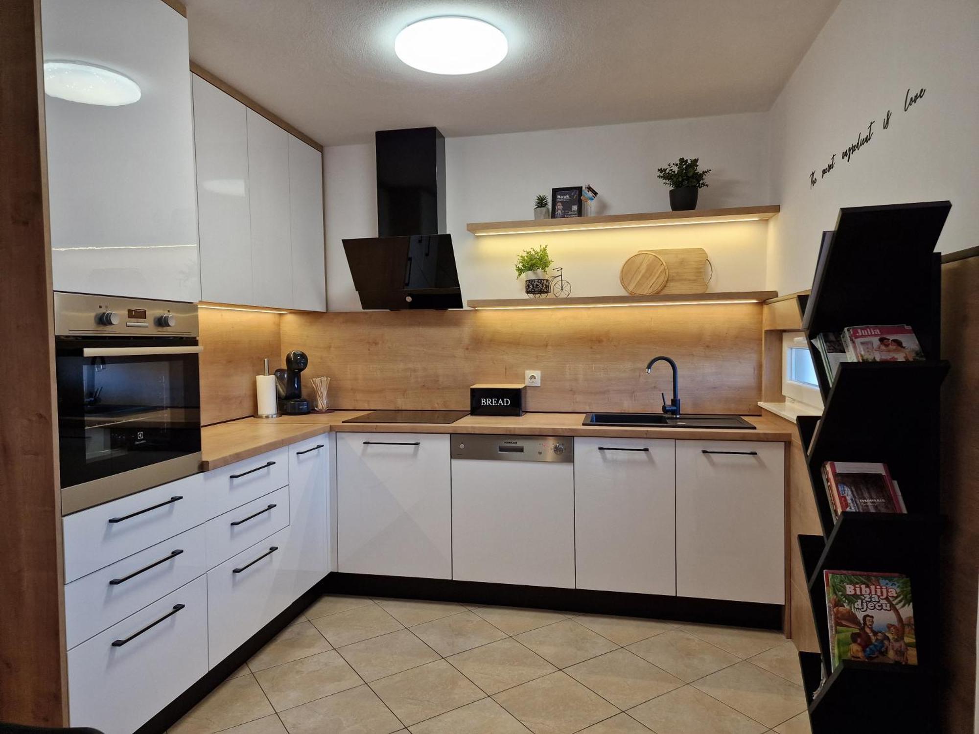 Kaštel Štafilić Beautiful Holiday Home "Villa Luka" מראה חיצוני תמונה