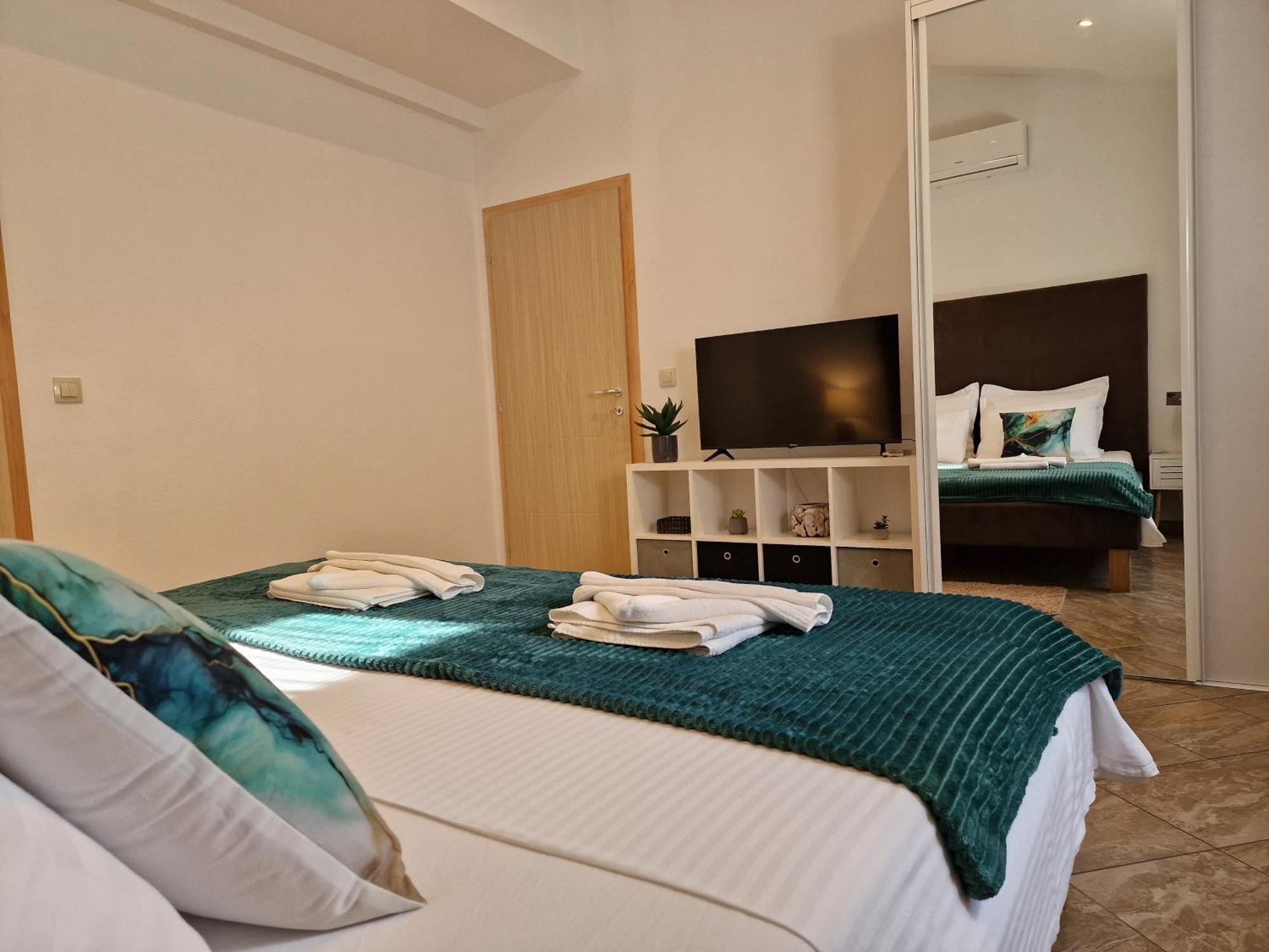 Kaštel Štafilić Beautiful Holiday Home "Villa Luka" מראה חיצוני תמונה