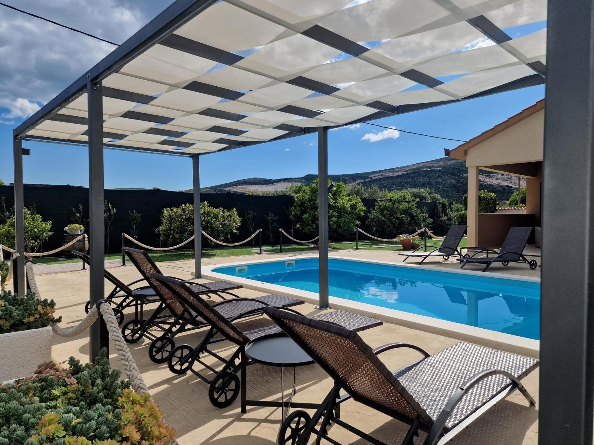 Kaštel Štafilić Beautiful Holiday Home "Villa Luka" מראה חיצוני תמונה